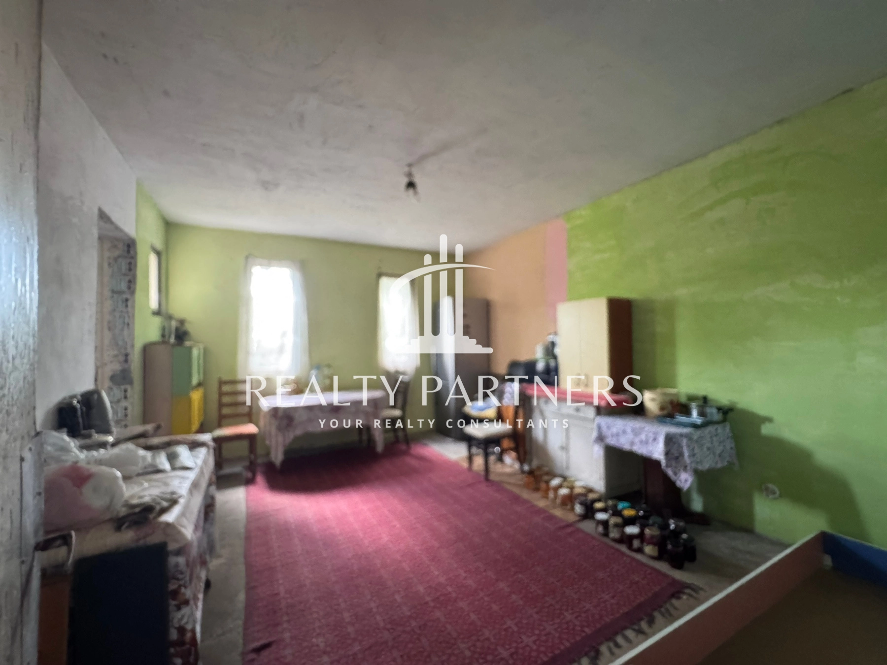 Продава КЪЩА - с. Лесново, обл. София